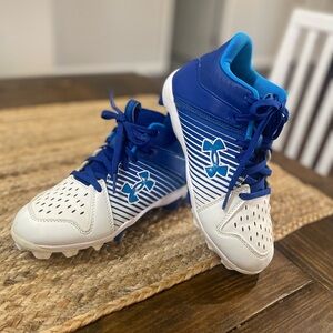 UA youth baseball cleats size 3